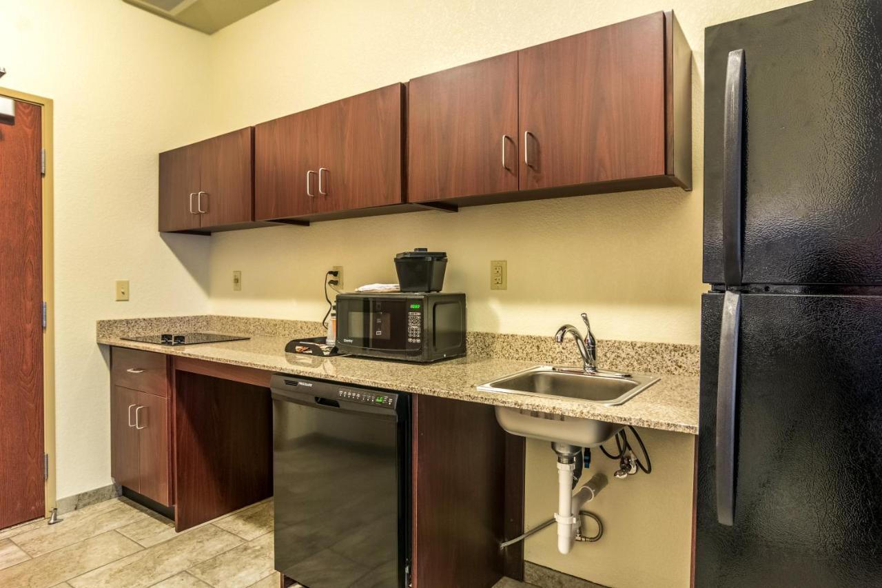 Cobblestone Hotel & Suites - Greenville Экстерьер фото